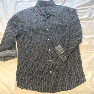 🚨2 for $12🚨 blue floral pattern shirt